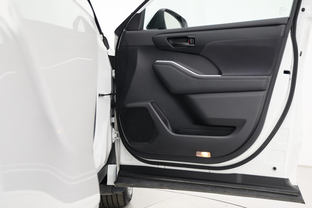 2023 Toyota Kluger Gx 2WD, Automatic, 68138 km, Speaker View