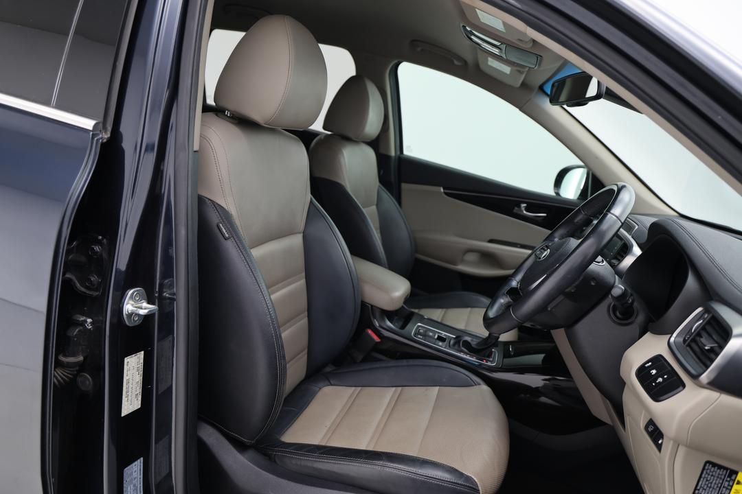 2018 Kia Sorento Sli (4x4), Automatic, 118015 km, Right Side Front Door Cabin View