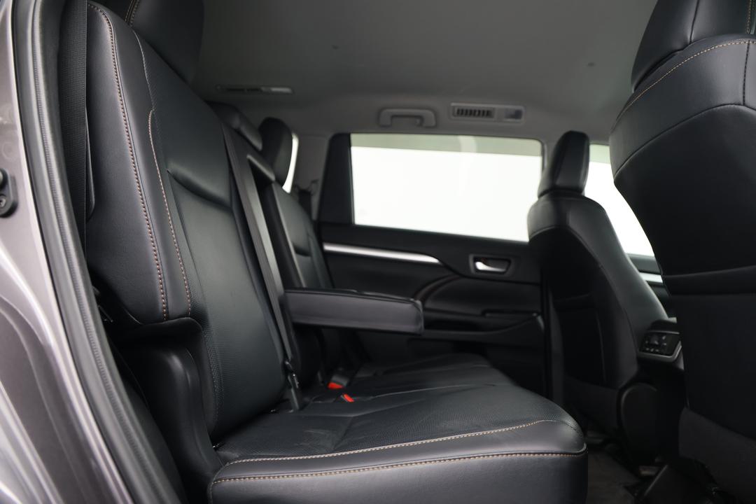 2018 Toyota Kluger Gxl (4x2), Automatic, 75402 km, Right Side Rear Door Cabin View