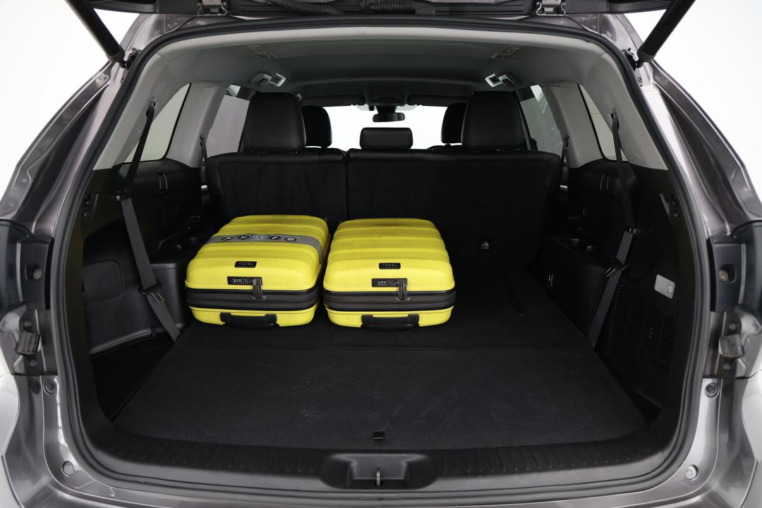 2018 Toyota Kluger Gxl (4x2), Automatic, 75402 km, Boot Inside View with Luggage
