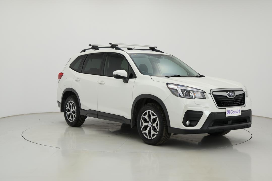 2018 Subaru Forester 2.5i (AWD), Automatic, 101749 km, Right Front Diagonal (45- Degree) View