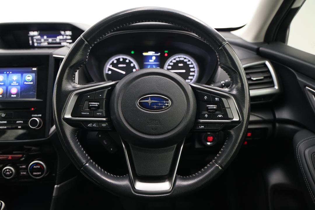 2018 Subaru Forester 2.5i (AWD), Automatic, 101749 km, Steering Wheel Close-up