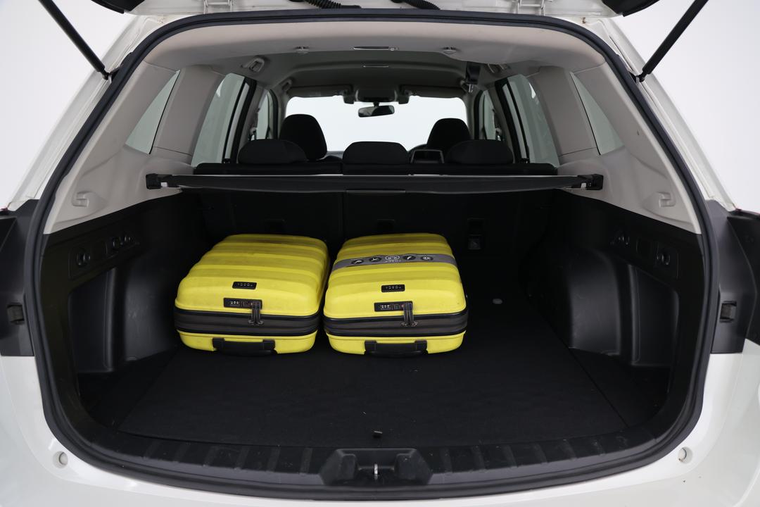2018 Subaru Forester 2.5i (AWD), Automatic, 101749 km, Boot Inside View with Luggage