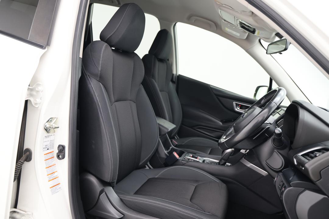 2018 Subaru Forester 2.5i (AWD), Automatic, 101749 km, Right Side Front Door Cabin View