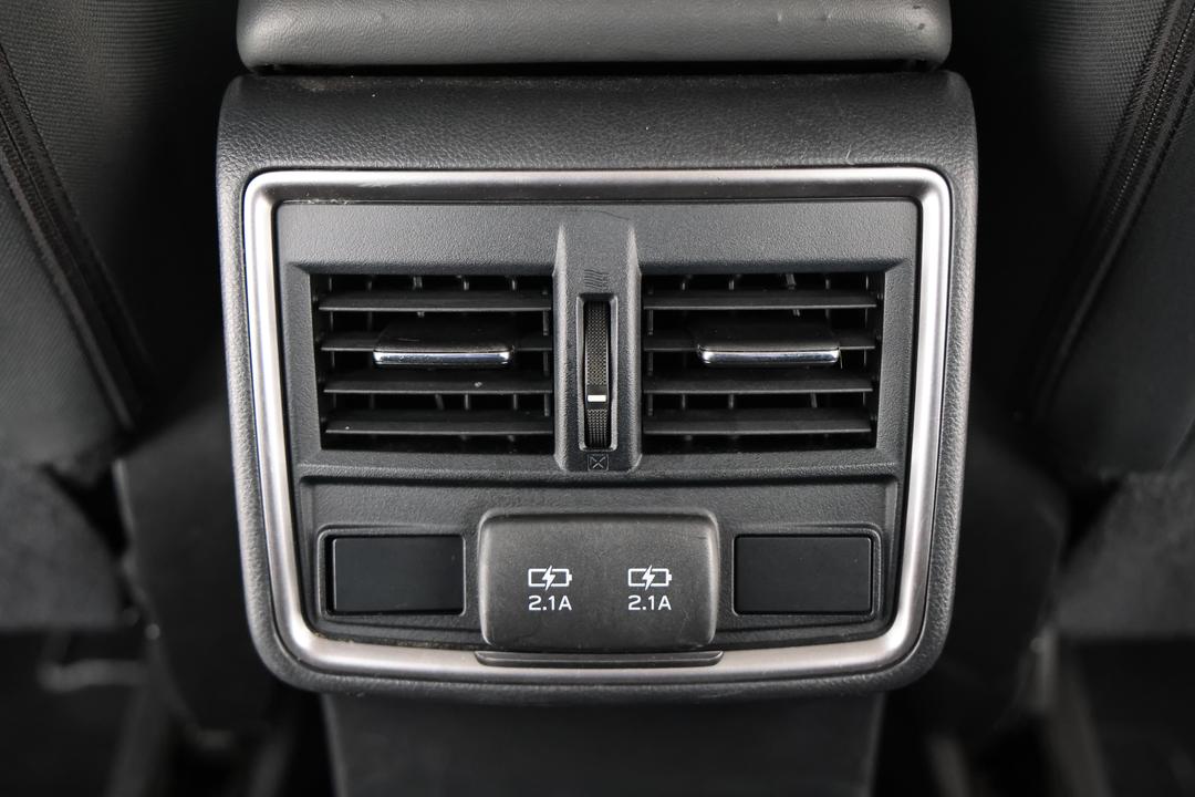 2018 Subaru Forester 2.5i (AWD), Automatic, 101749 km, Rear A/C Vent