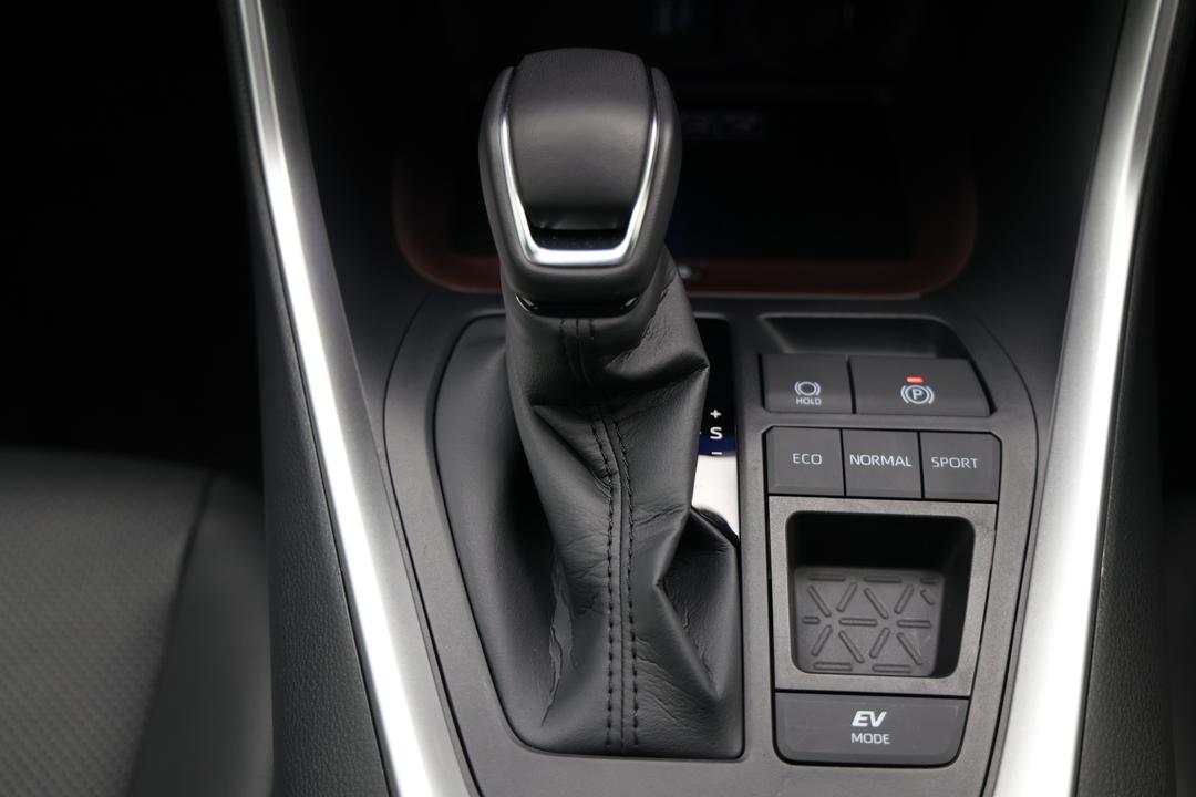2025 Toyota RAV4 Cruiser (2WD) Hybrid, Automatic, 2410 km, Gear Lever 