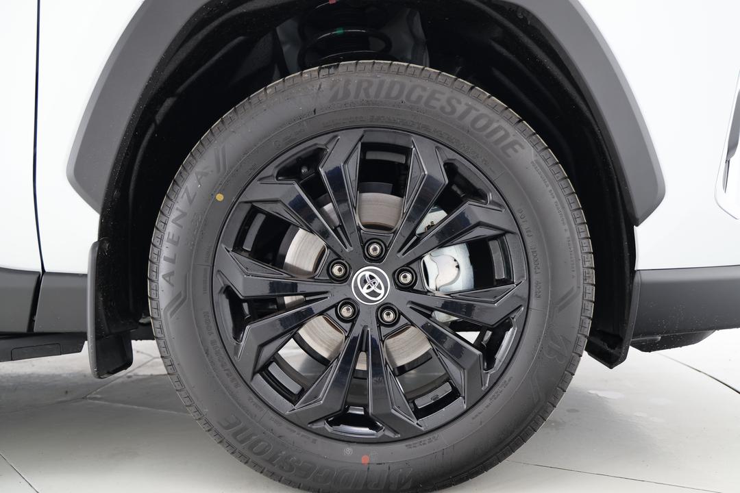 2025 Toyota RAV4 Cruiser (2WD) Hybrid, Automatic, 2410 km, Right Front Wheel