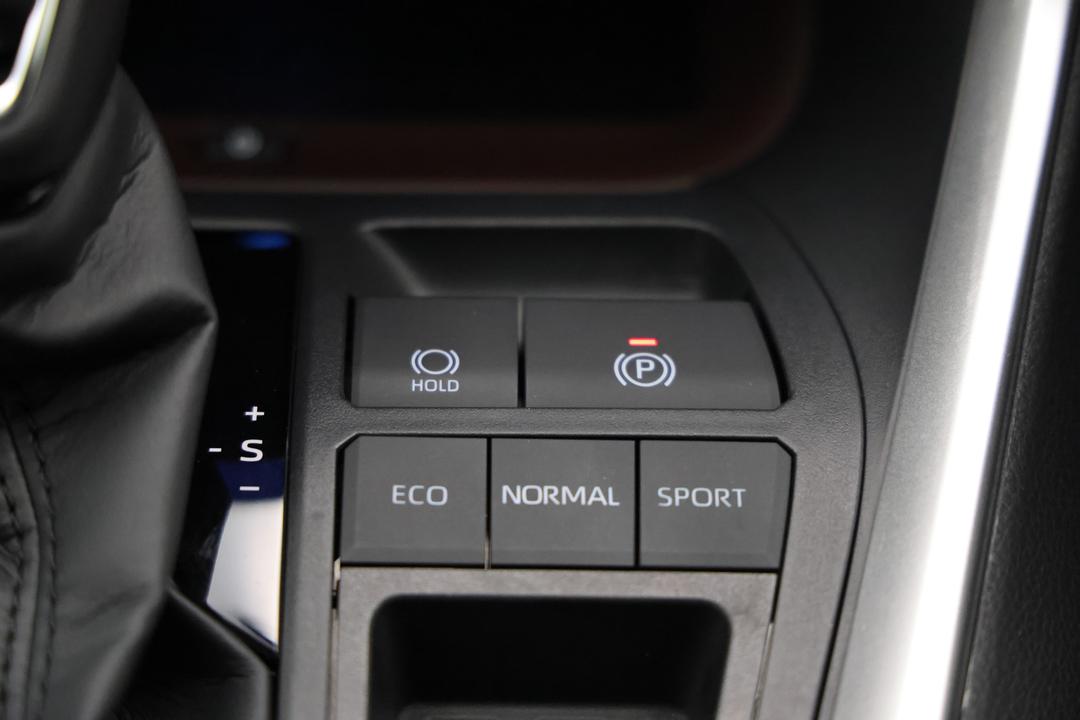 2025 Toyota RAV4 Cruiser (2WD) Hybrid, Automatic, 2410 km, Handbrake