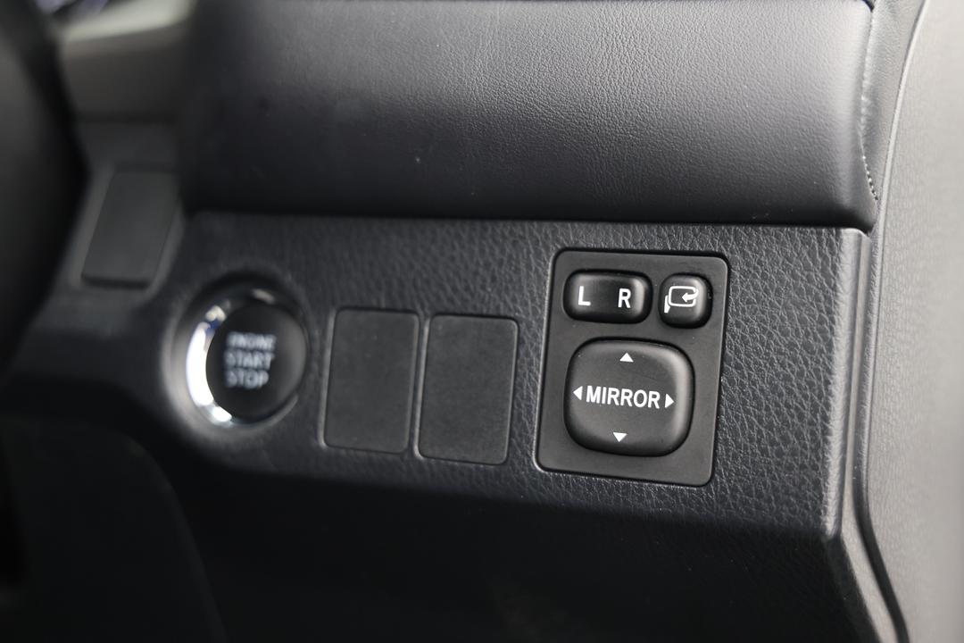 2017 Toyota RAV4 Gxl (2WD), Automatic, 76581 km, Utility Switches/Buttons