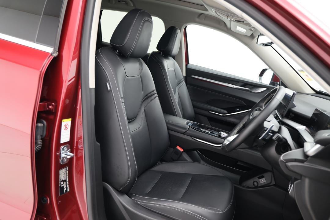 2022 GWM Haval H6 Ultra, Automatic, 23956 km, Right Side Front Door Cabin View