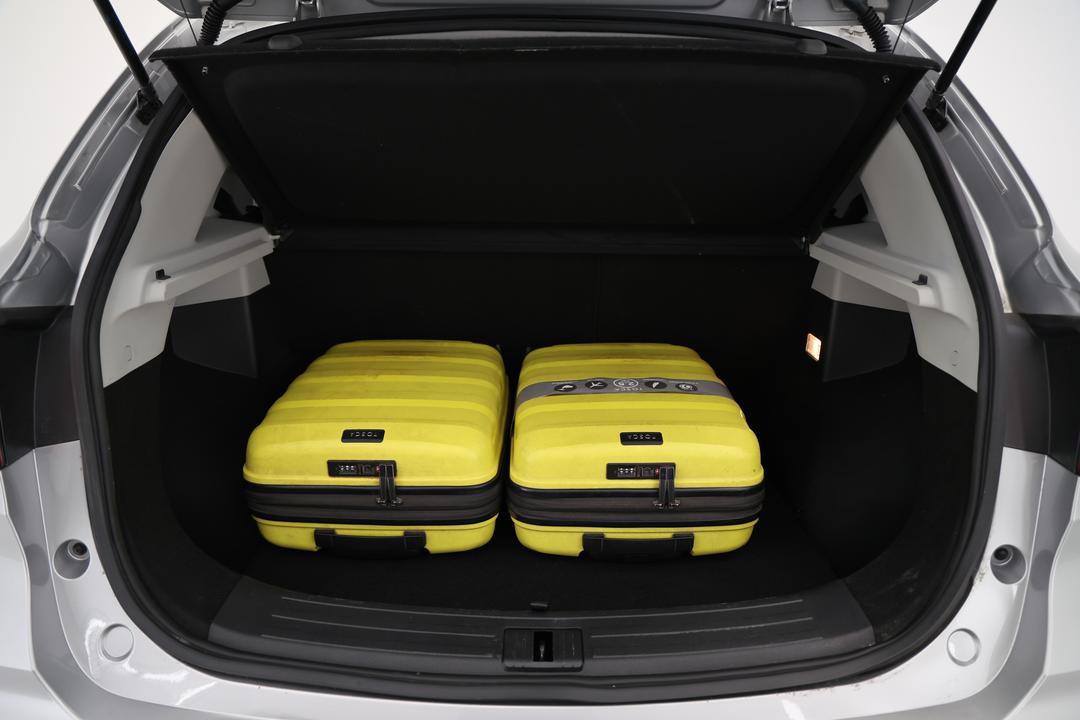 2023 MG Zst Vibe, Automatic, 68102 km, Boot Inside View with Luggage
