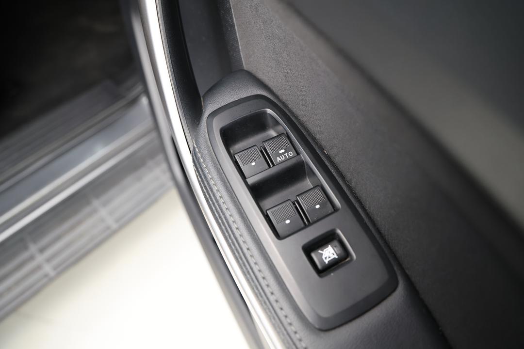 2018 Ford Ranger Xlt 3.2 (4x4), Automatic, 128036 km, Drivers Side Door Panel Controls
