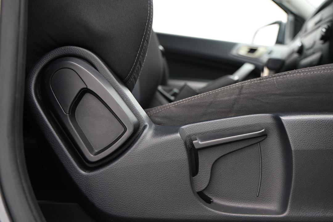 2018 Ford Ranger Xlt 3.2 (4x4), Automatic, 128036 km, Drivers Side Adjustment Panel