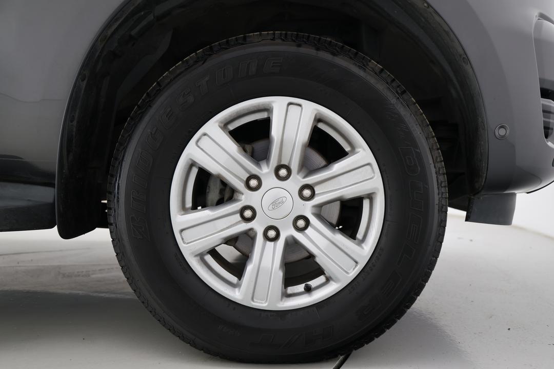 2018 Ford Ranger Xlt 3.2 (4x4), Automatic, 128036 km, Right Front Wheel
