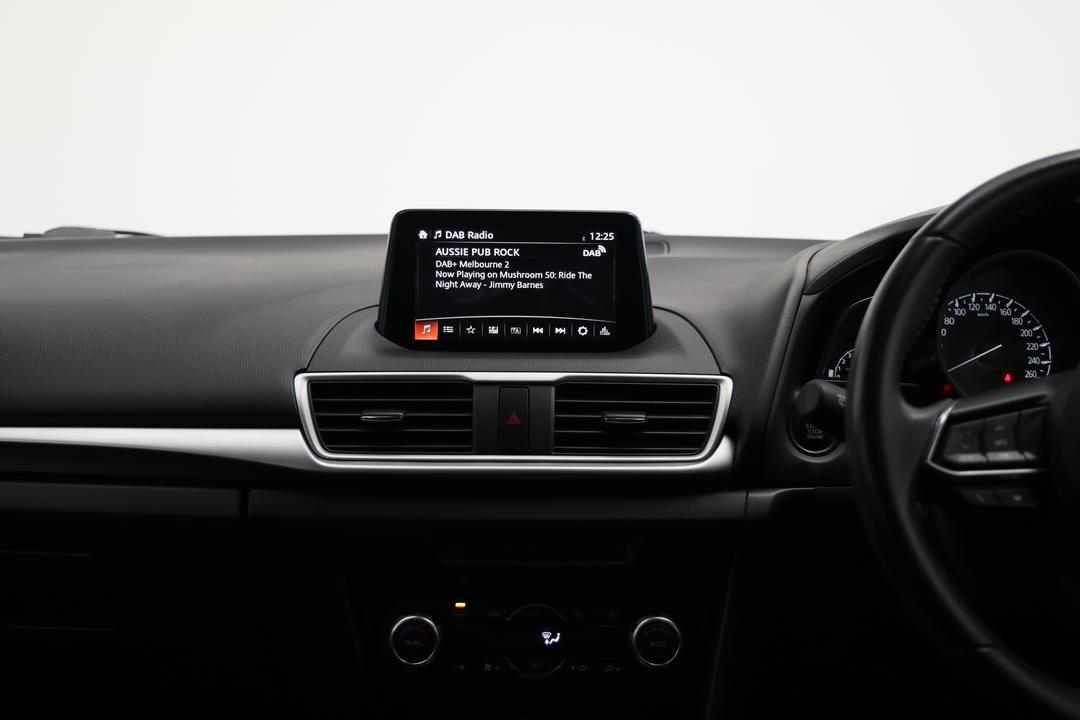 2018 Mazda 3 Maxx Sport, Manual, 57009 km, Center Console