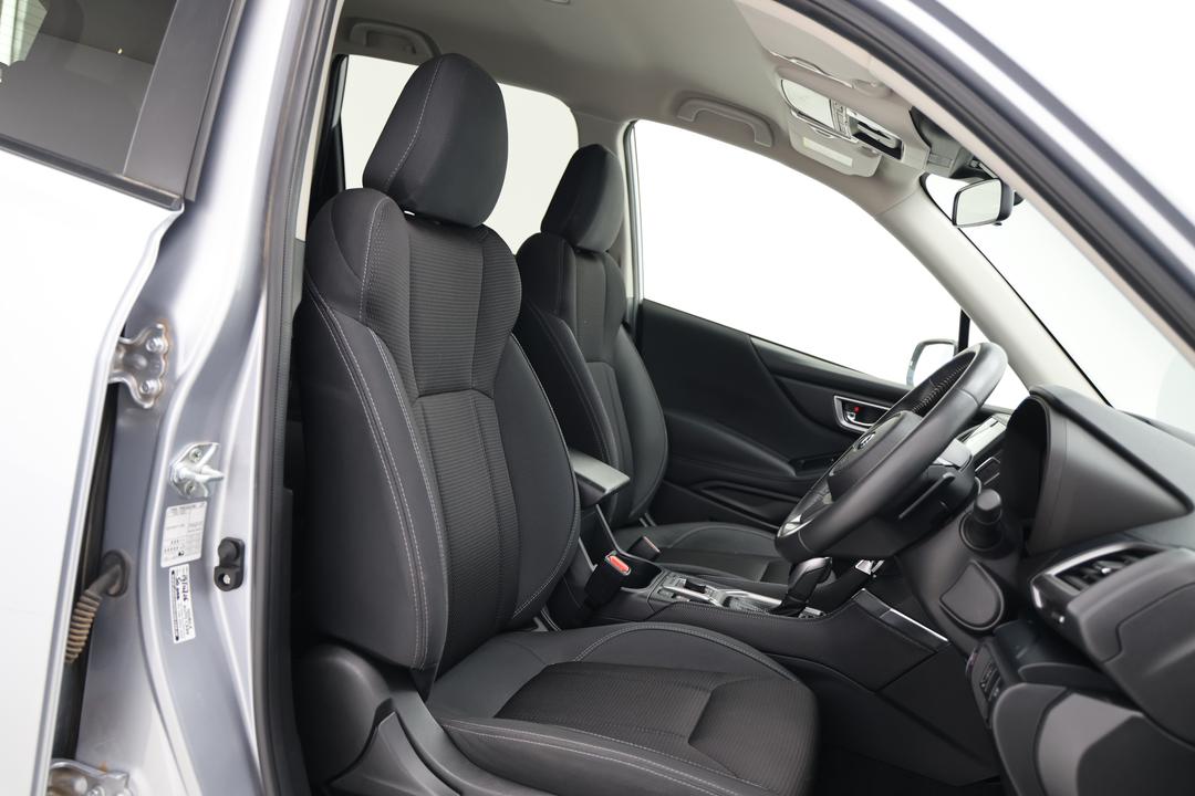 2024 Subaru Forester 2.5i (AWD), Automatic, 39133 km, Right Side Front Door Cabin View