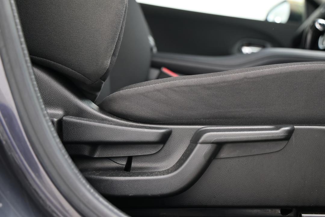2019 Honda HR-V Vti, Automatic, 119043 km, Drivers Side Adjustment Panel