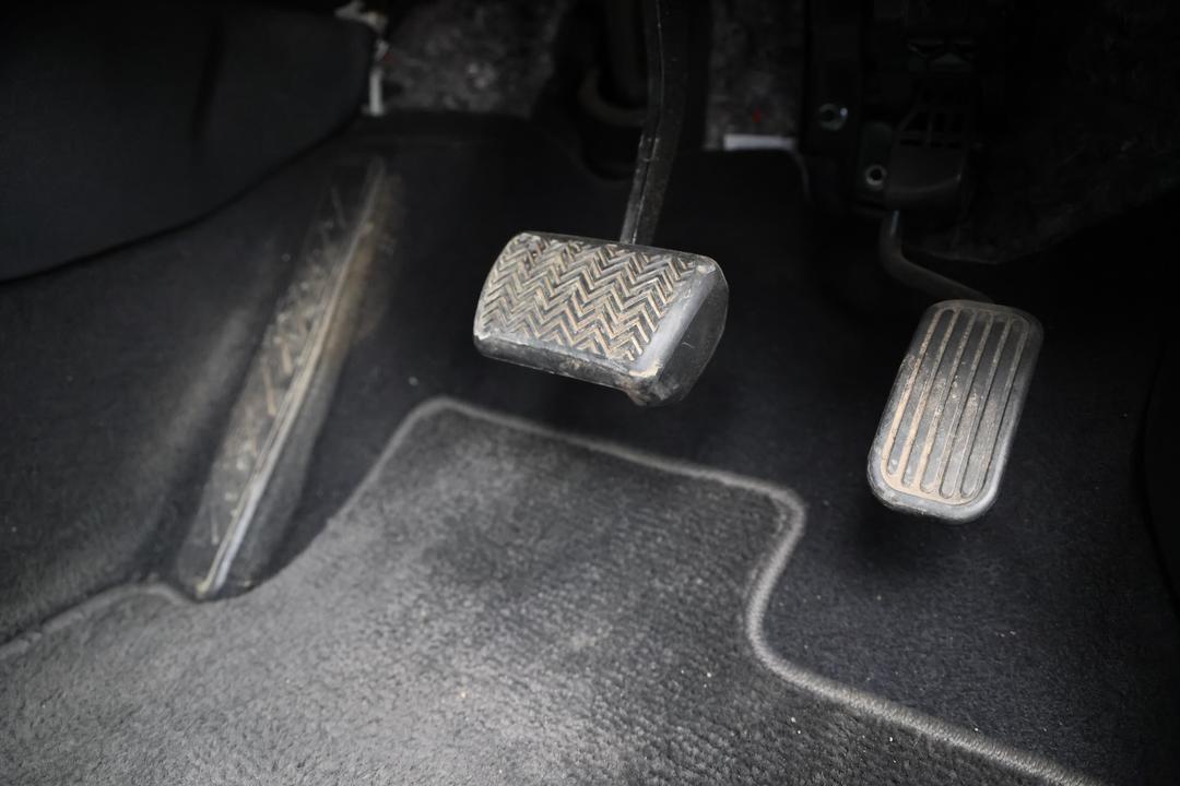 2018 Toyota C-HR Koba (2WD), Automatic, 42043 km, Pedals and Footmat