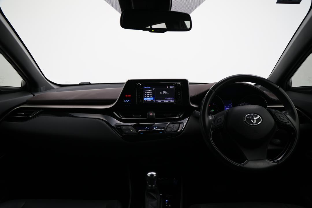 2018 Toyota C-HR Koba (2WD), Automatic, 42043 km, Dashboard View