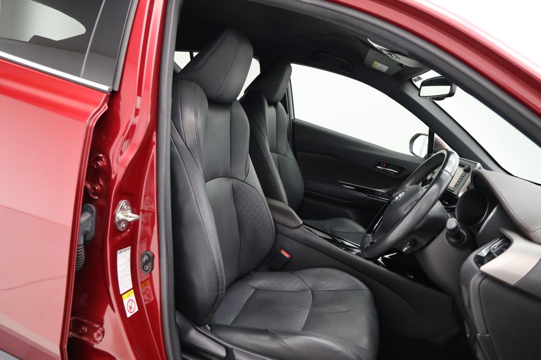 2018 Toyota C-HR Koba (2WD), Automatic, 42043 km, Right Side Front Door Cabin View