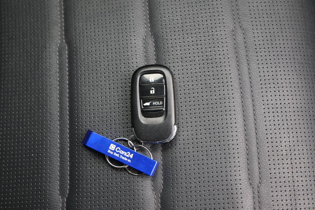 2023 Honda CR-V Vti Lx (AWD) 5 Seats, Automatic, 25540 km, Key Close-up