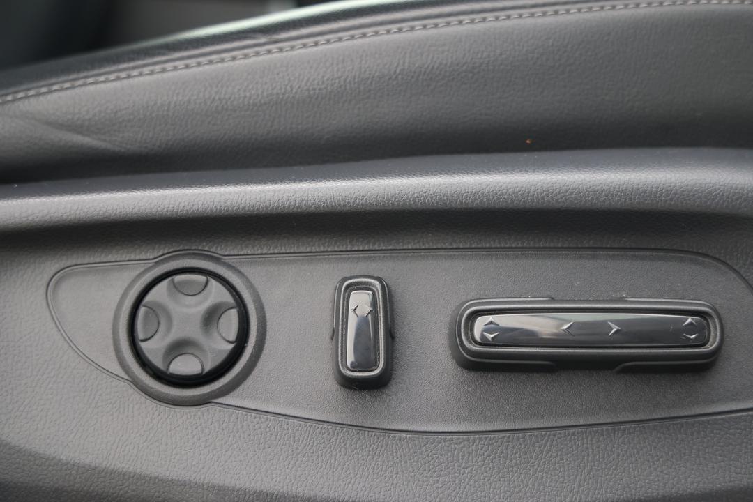 2023 Honda CR-V Vti Lx (AWD) 5 Seats, Automatic, 25540 km, Drivers Side Adjustment Panel