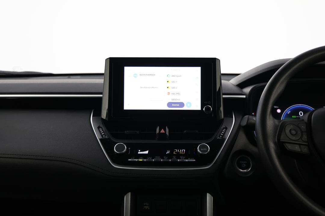 2023 Toyota Corolla Cross Gx 2WD Hybrid, Automatic, 56935 km, Center Console