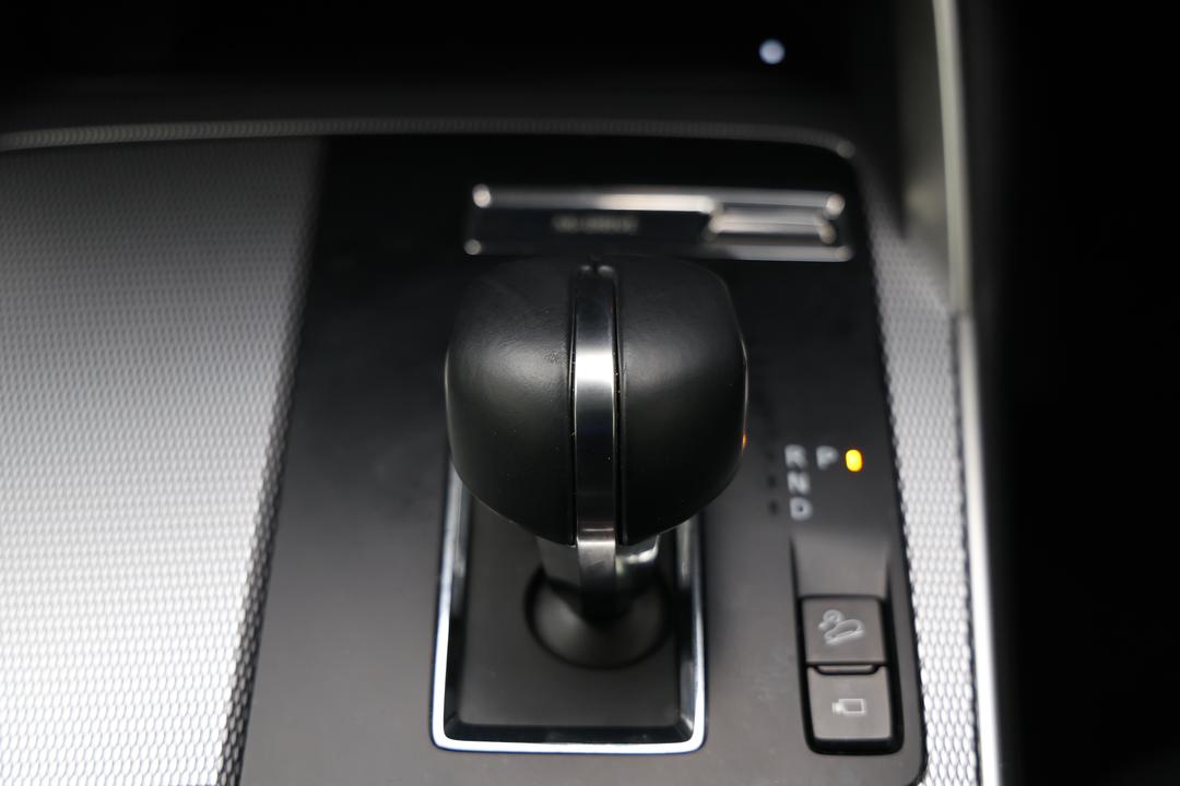 2024 Mazda Cx-60 G40e Gt Hybrid, Automatic, 10441 km, Gear Lever 