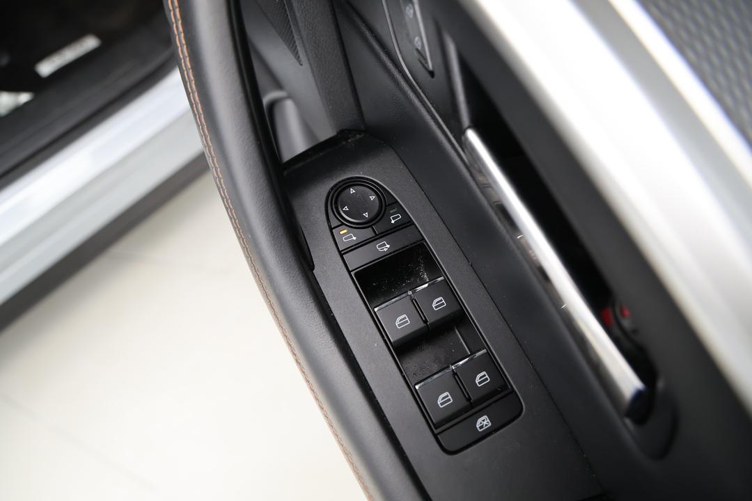 2024 Mazda Cx-60 G40e Gt Hybrid, Automatic, 10441 km, Drivers Side Door Panel Controls