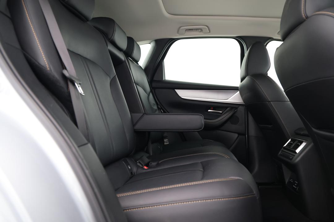 2024 Mazda Cx-60 G40e Gt Hybrid, Automatic, 10441 km, Right Side Rear Door Cabin View