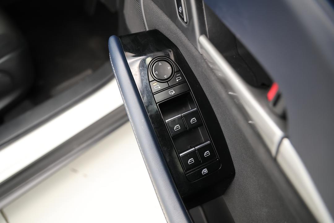 2023 Mazda CX-30 G20 Evolve (FWD), Automatic, 45454 km, Drivers Side Door Panel Controls