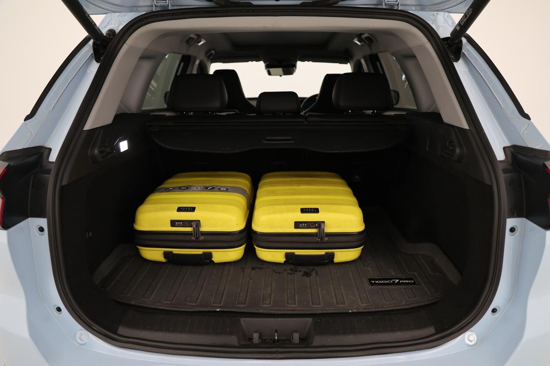 2023 Chery Tiggo 7 Pro Elite 2WD, Automatic, 62551 km, Boot Inside View with Luggage