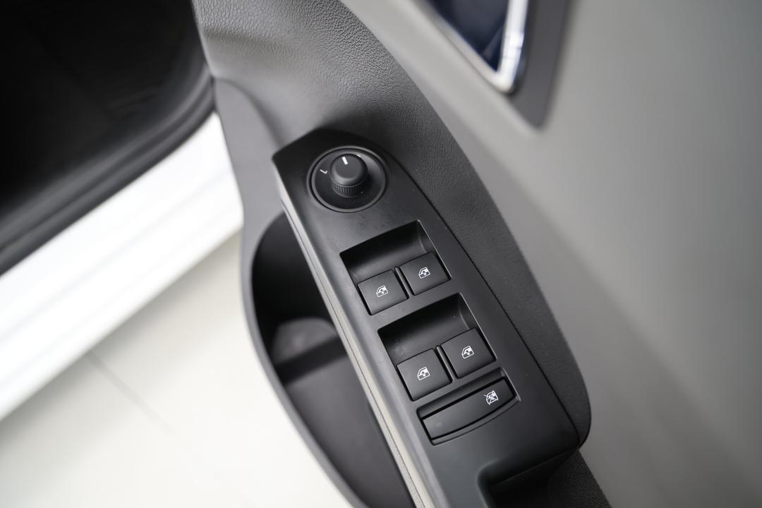 2017 Holden Barina Ls, Automatic, 43226 km, Drivers Side Door Panel Controls