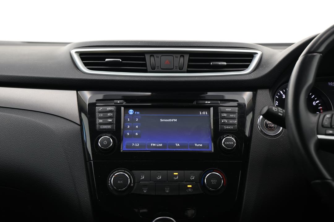 2019 Nissan Qashqai St+, Automatic, 91211 km, Center Console