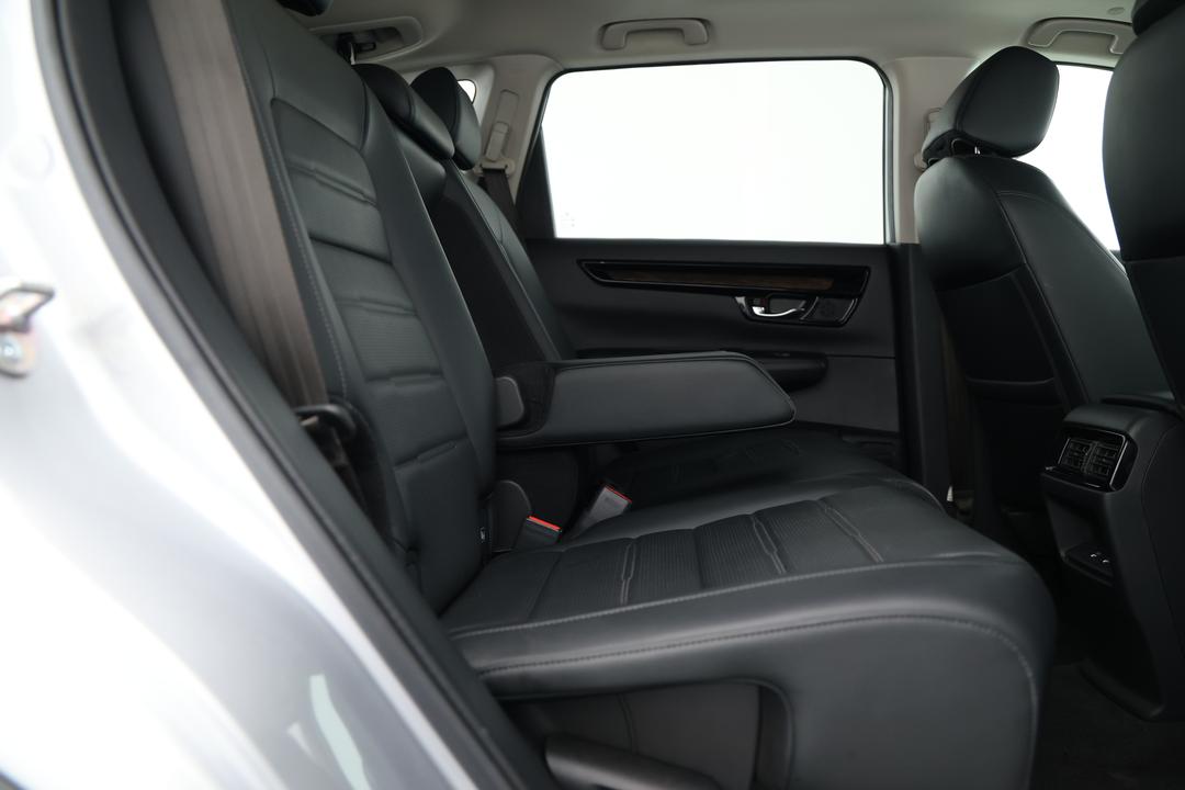 2023 Honda CR-V Vti Lx (AWD) 5 Seats, Automatic, 22050 km, Right Side Rear Door Cabin View