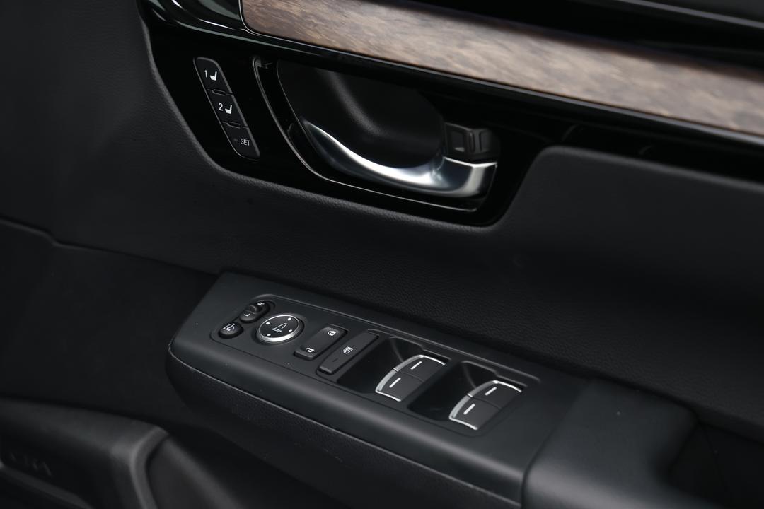 2023 Honda CR-V Vti Lx (AWD) 5 Seats, Automatic, 22050 km, Drivers Side Door Panel Controls