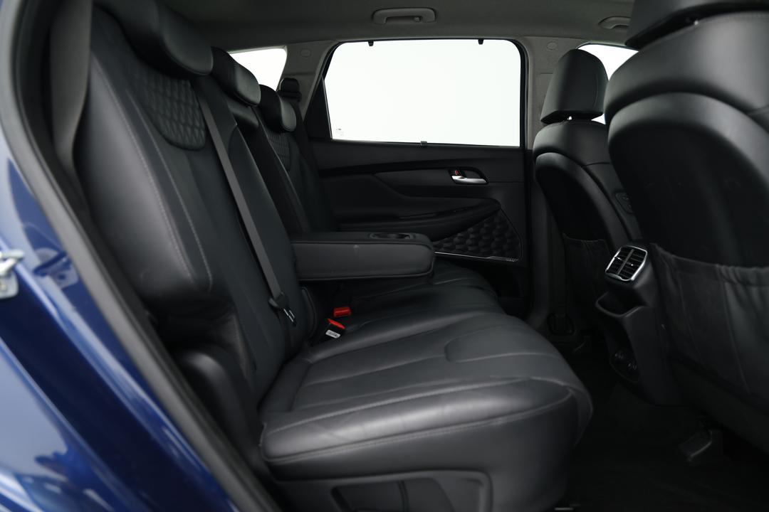 2018 Hyundai Santa Fe Highlander Crdi (4x4), Automatic, 83738 km, Right Side Rear Door Cabin View