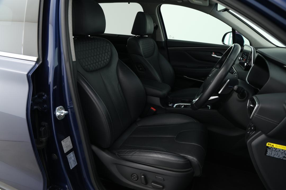 2018 Hyundai Santa Fe Highlander Crdi (4x4), Automatic, 83738 km, Right Side Front Door Cabin View