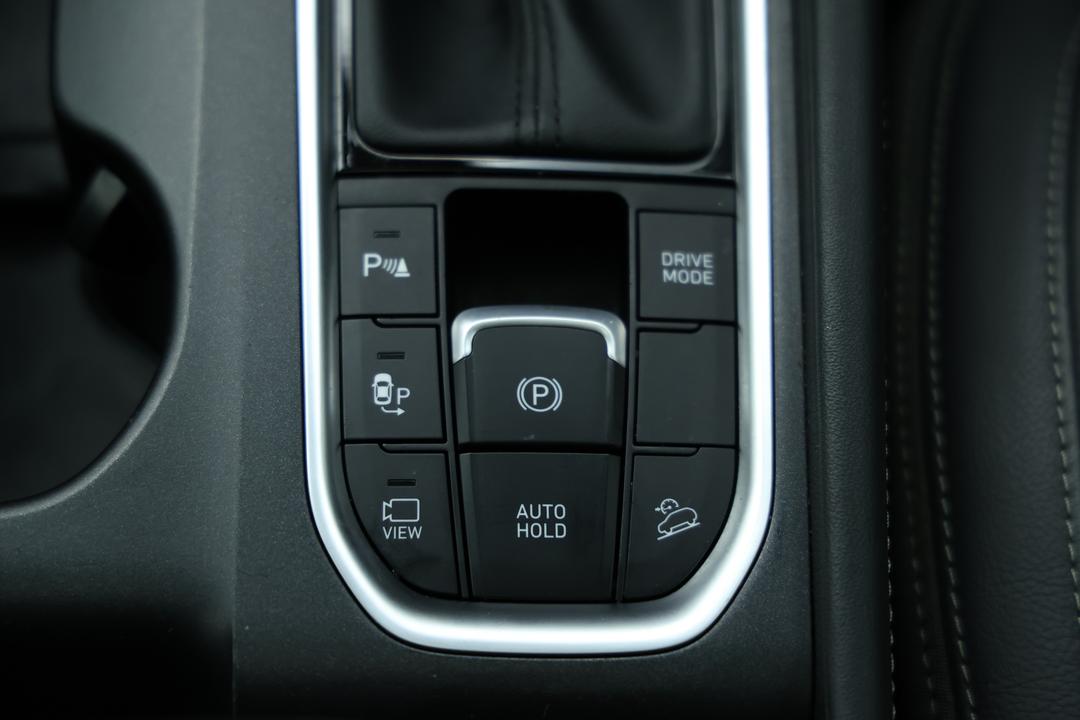 2018 Hyundai Santa Fe Highlander Crdi (4x4), Automatic, 83738 km, Handbrake