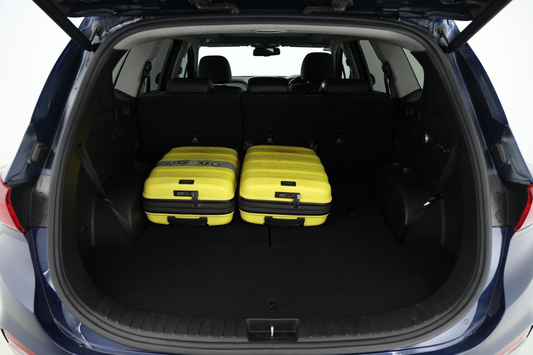 2018 Hyundai Santa Fe Highlander Crdi (4x4), Automatic, 83738 km, Boot Inside View with Luggage