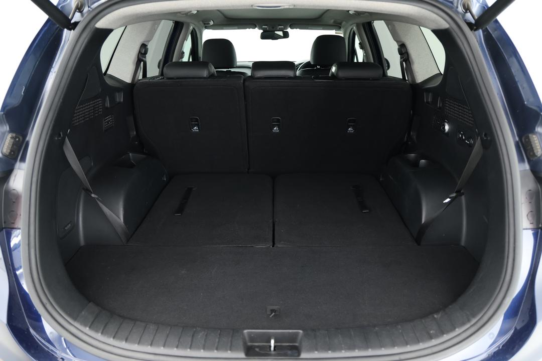 2018 Hyundai Santa Fe Highlander Crdi (4x4), Automatic, 83738 km, Boot Inside View