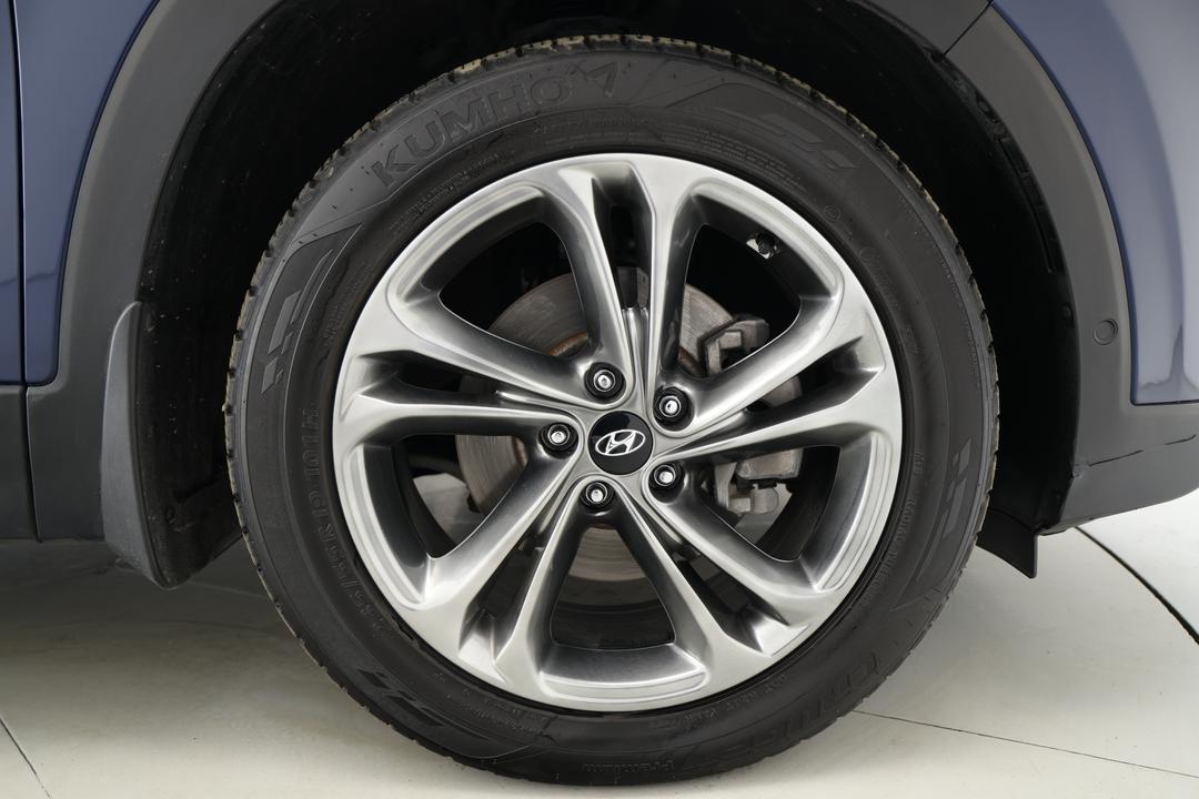 2018 Hyundai Santa Fe Highlander Crdi (4x4), Automatic, 83738 km, Right Front Wheel