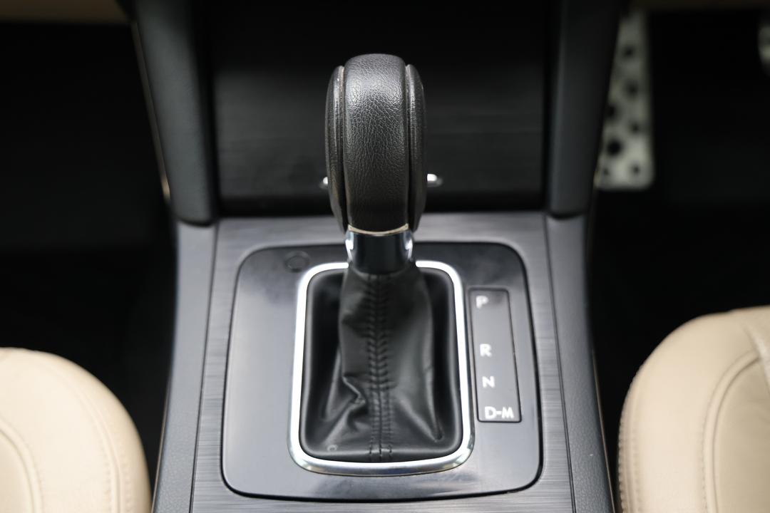 2015 Subaru Liberty 3.6r, Automatic, 114545 km, Gear Lever 