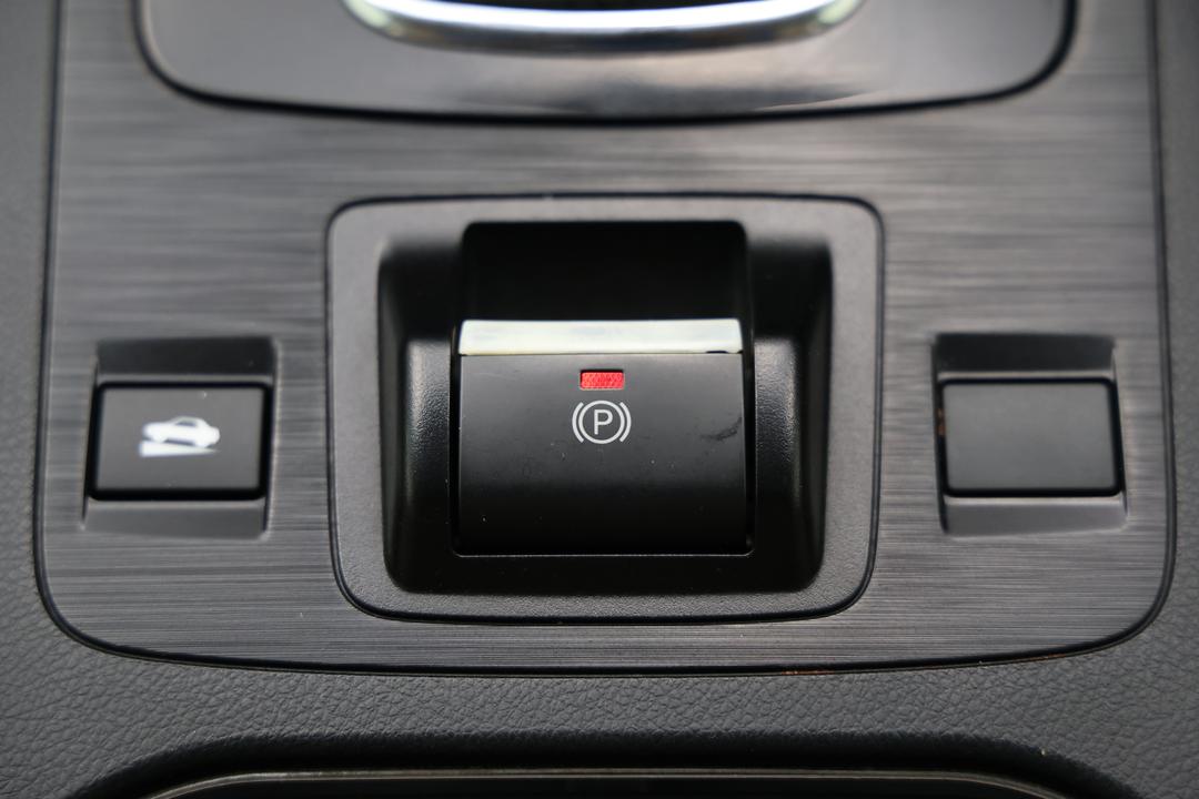 2015 Subaru Liberty 3.6r, Automatic, 114545 km, Handbrake