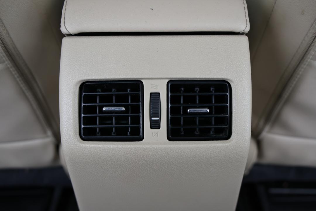 2015 Subaru Liberty 3.6r, Automatic, 114545 km, Rear A/C Vent
