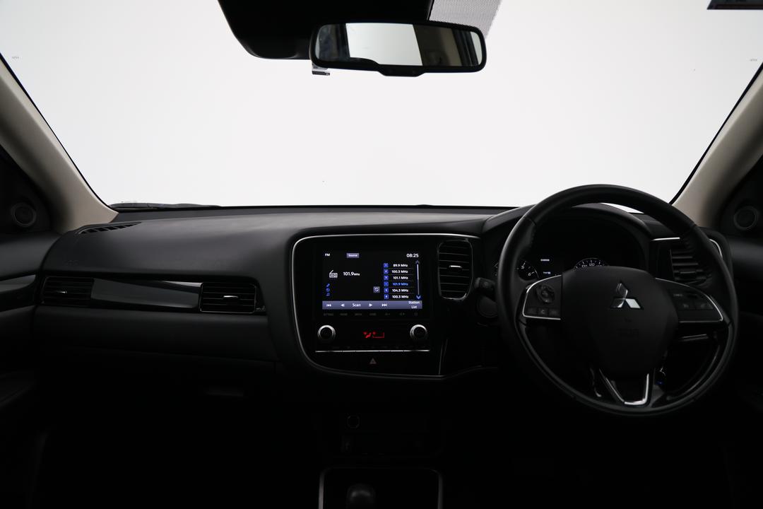 2019 Mitsubishi Outlander Es 7 Seat (AWD), Automatic, 87828 km, Dashboard View