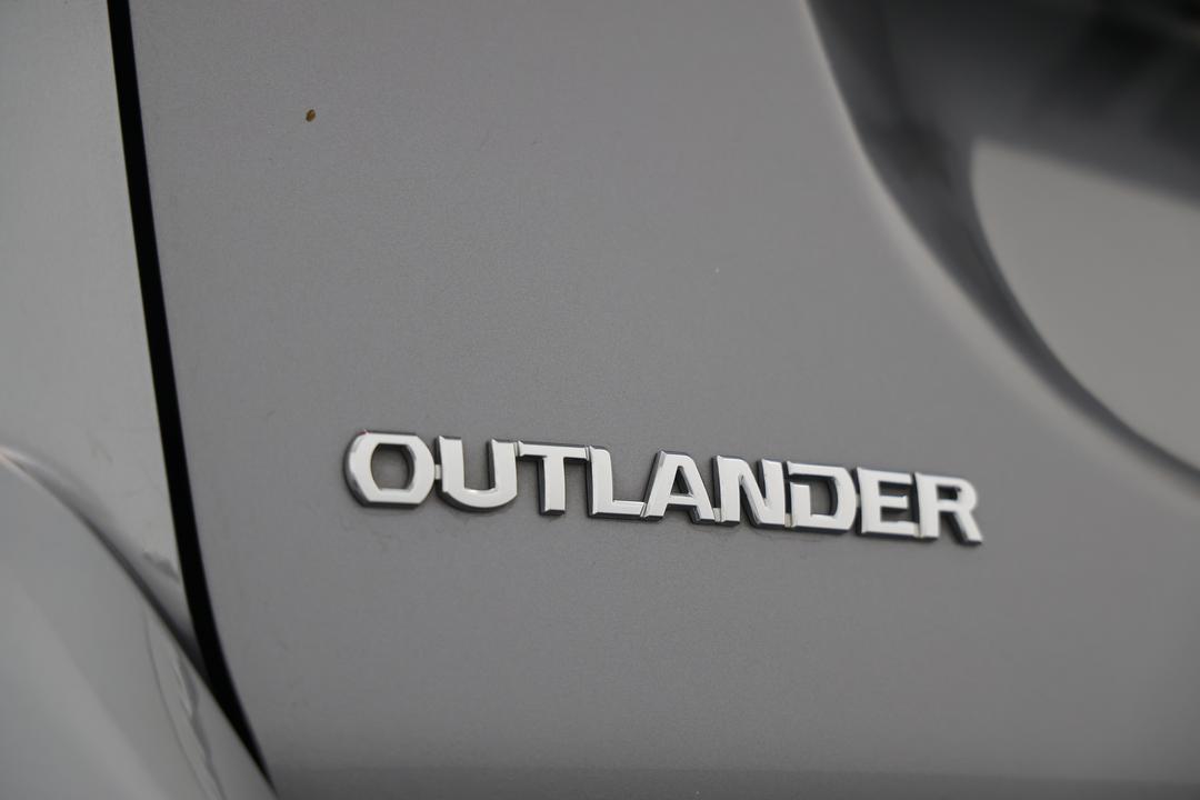 2019 Mitsubishi Outlander Es 7 Seat (AWD), Automatic, 87828 km, Badge (Boot Left Side)