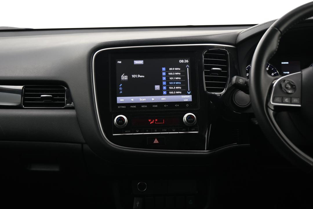 2019 Mitsubishi Outlander Es 7 Seat (AWD), Automatic, 87828 km, Center Console