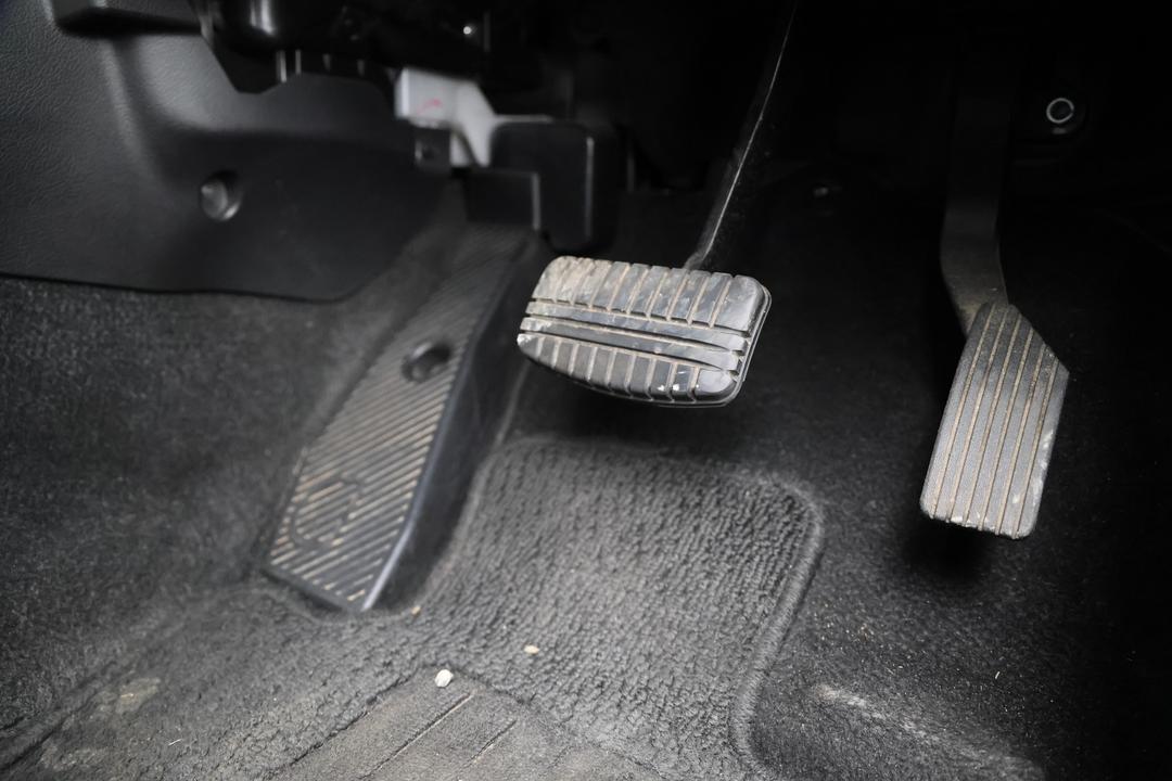 2019 Mitsubishi Outlander Es 7 Seat (AWD), Automatic, 87828 km, Pedals and Footmat