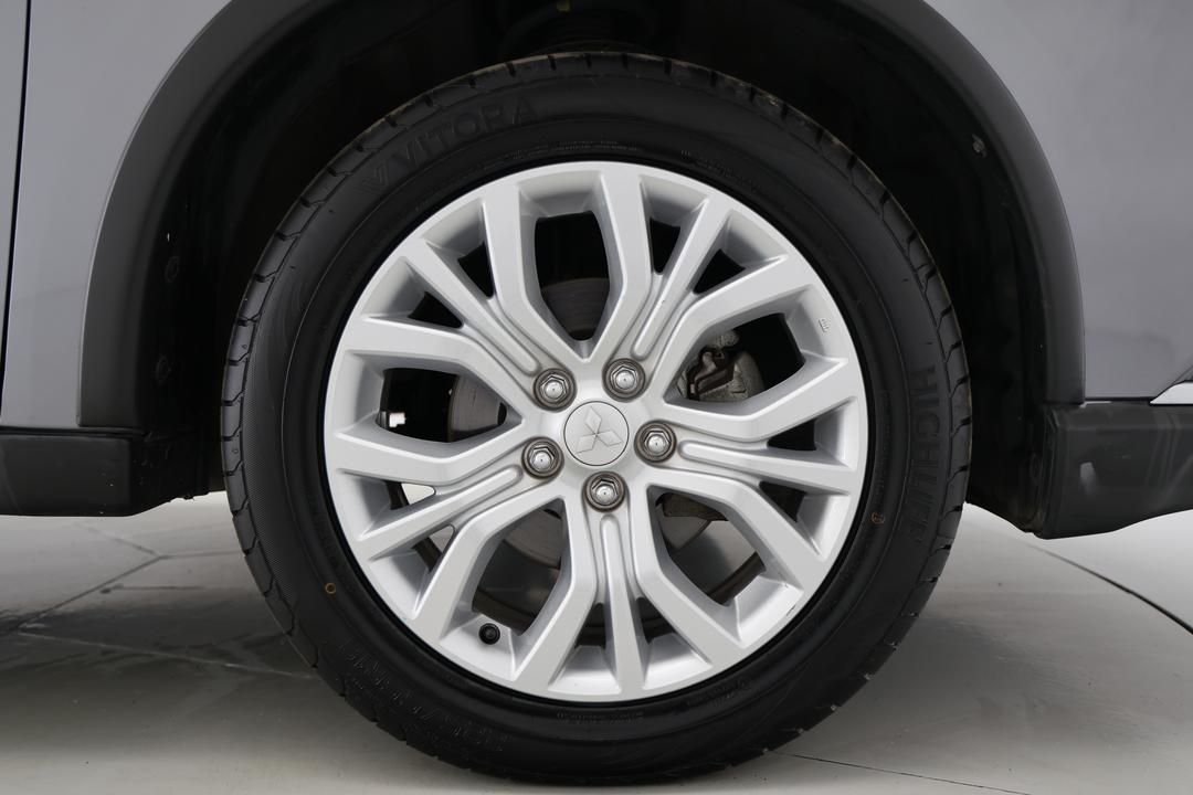 2019 Mitsubishi Outlander Es 7 Seat (AWD), Automatic, 87828 km, Right Front Wheel